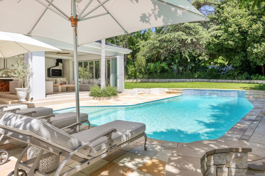 5 Bedroom Property for Sale in Constantia Western Cape